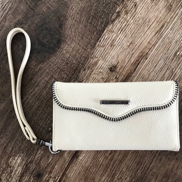 Rebecca Minkoff Accessories - Rebecca Minkoff iPhone 6/6s Leather Folio Wristlet
